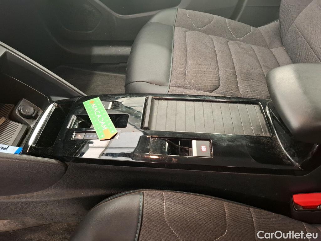  Citroen  C4 CITROEN  X / 2022 / 4P / Berline PureTech 130 S&S EAT8 Feel Pack #70