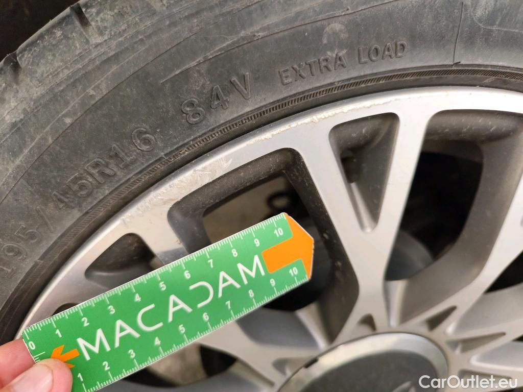  Fiat  500 FIAT   2015  3P  Berline 10 70ch BSG Star #37