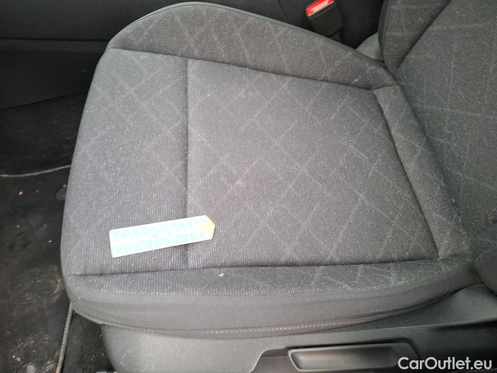  Volkswagen  Golf  VOLKSWAGEN / 2020 / 5P / Berline 2.0 TDI SCR 115 DSG7 Life Busi #31