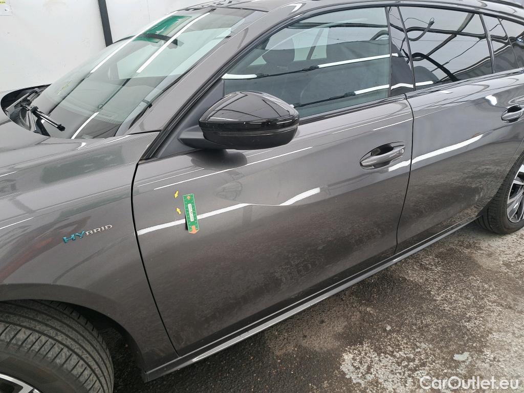  Peugeot  508 PEUGEOT  SW / 2018 / 5P / Break HYBRID 225 E-EAT8 Allure Pack #18