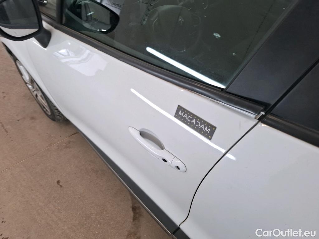  Renault  Clio  IV Business 0.9 TCe 90CV BVM5 E6 #61