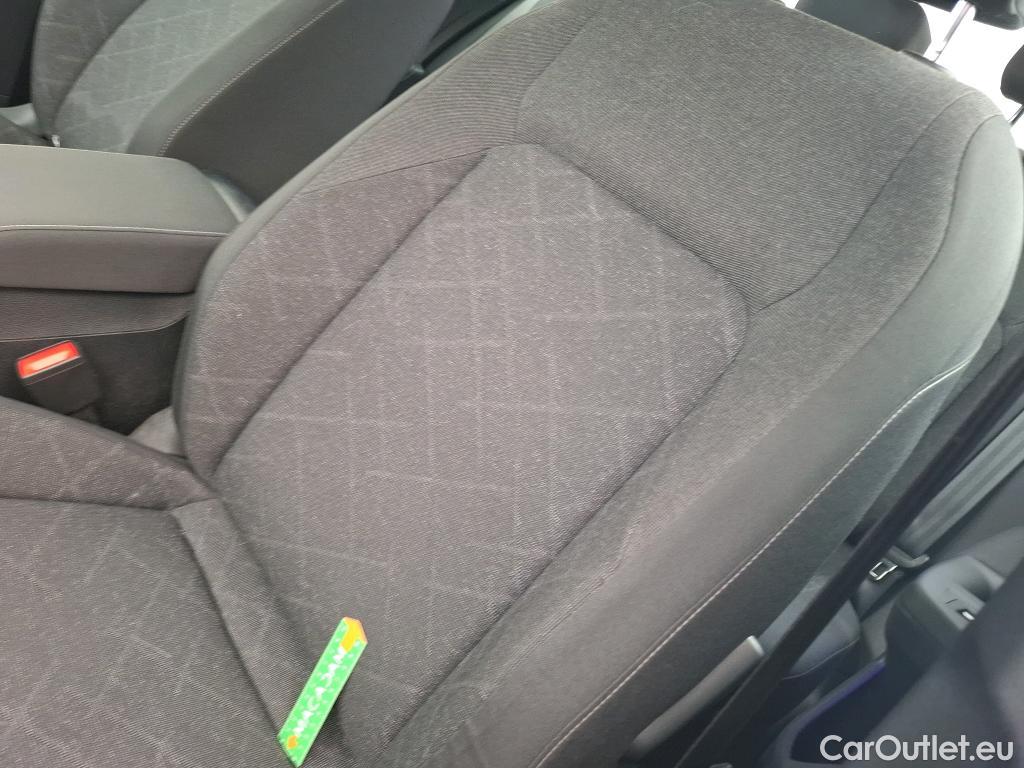  Volkswagen  Golf  VOLKSWAGEN / 2020 / 5P / Berline 2.0 TDI SCR 115 DSG7 Life Busi #32