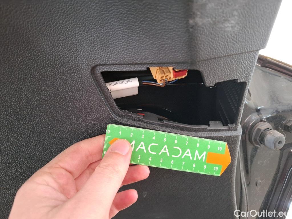  Volkswagen  Golf  VOLKSWAGEN / 2020 / 5P / Berline 2.0 TDI SCR 115 DSG7 Life Busi #33