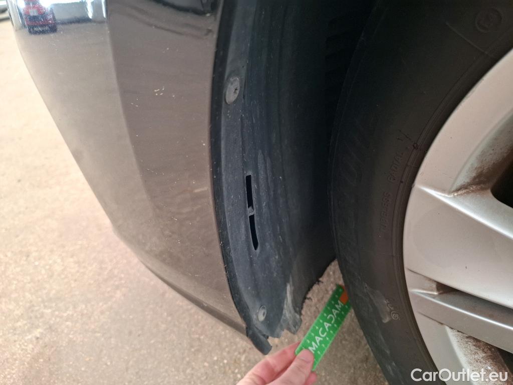  Volkswagen  Golf  VOLKSWAGEN / 2020 / 5P / Berline 2.0 TDI SCR 115 DSG7 Life Busi #26