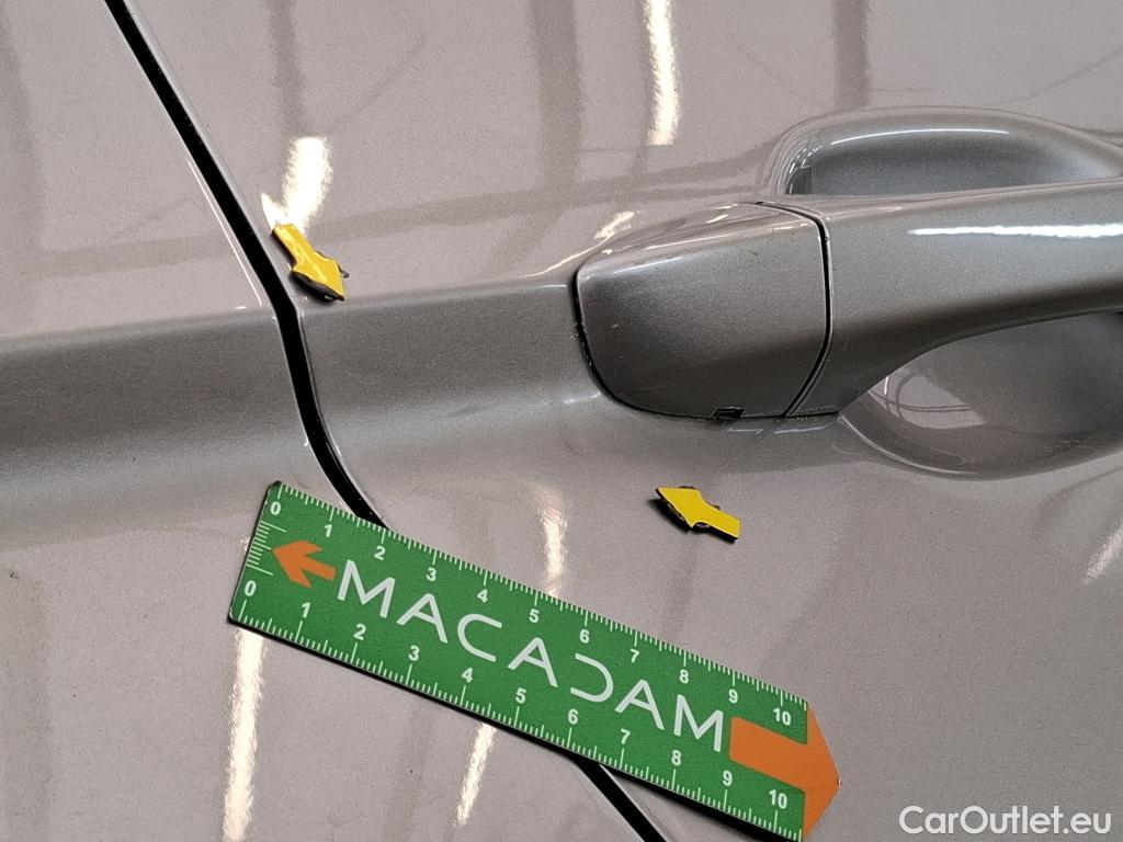  Volkswagen  Tiguan VOLKSWAGEN  / 2016 / 5P / SUV 2.0 TDI 150 DSG7 Carat #8