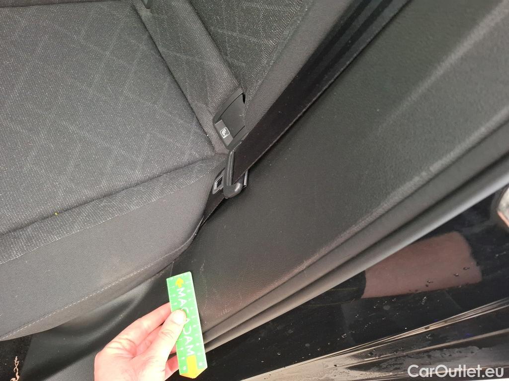  Volkswagen  Golf  VOLKSWAGEN / 2020 / 5P / Berline 2.0 TDI SCR 115 DSG7 Life Busi #23