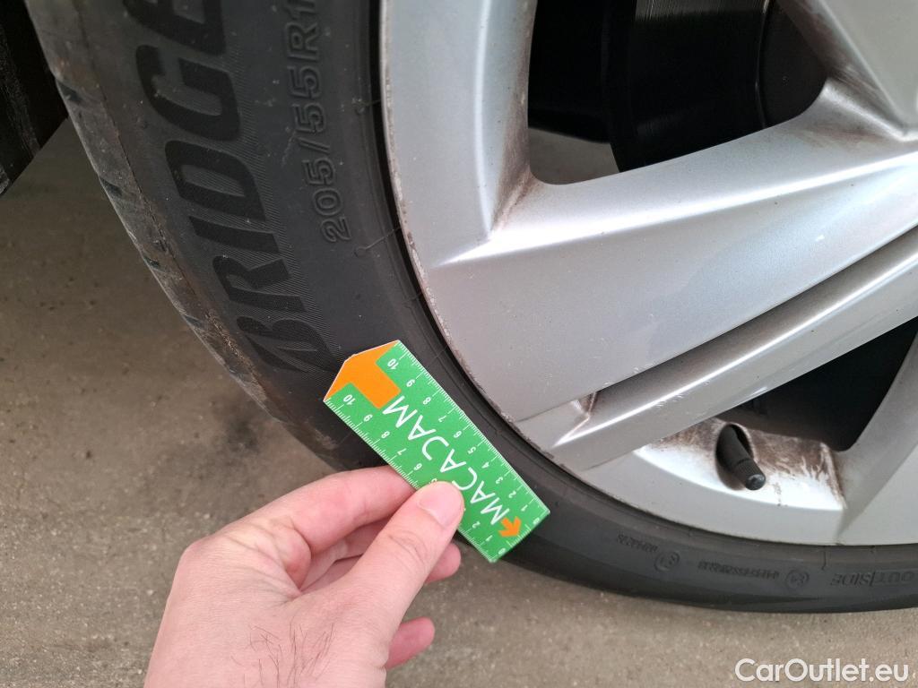  Volkswagen  Golf  VOLKSWAGEN / 2020 / 5P / Berline 2.0 TDI SCR 115 DSG7 Life Busi #14