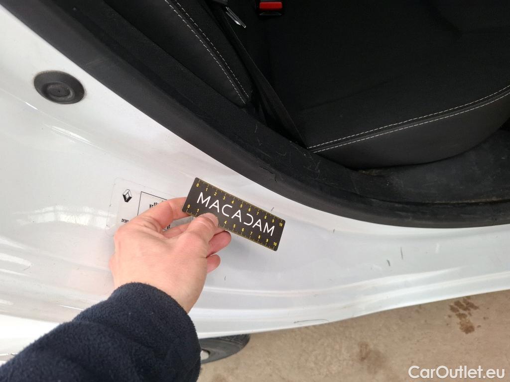  Renault  Clio  IV Business 0.9 TCe 90CV BVM5 E6 #21