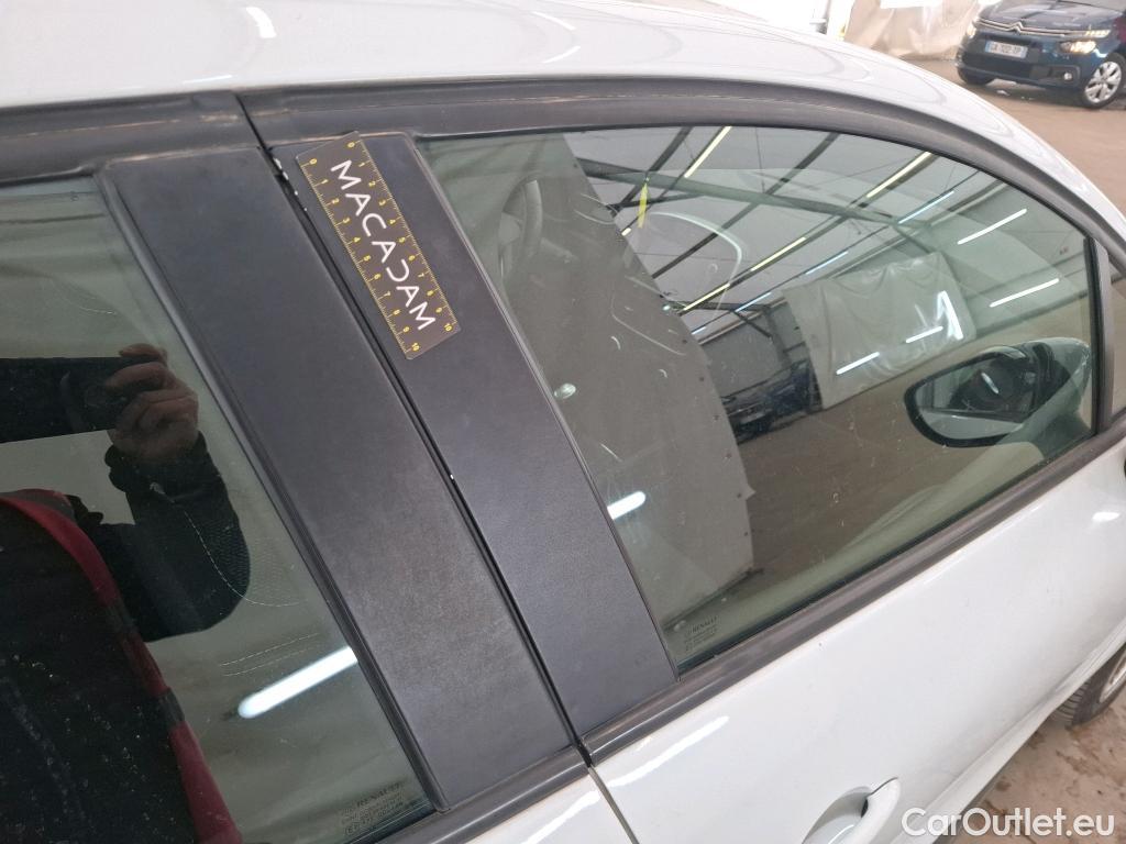  Renault  Clio  IV Business 0.9 TCe 90CV BVM5 E6 #23