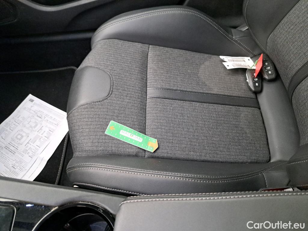  Peugeot  508 PEUGEOT  SW / 2018 / 5P / Break HYBRID 225 E-EAT8 Allure Pack #24