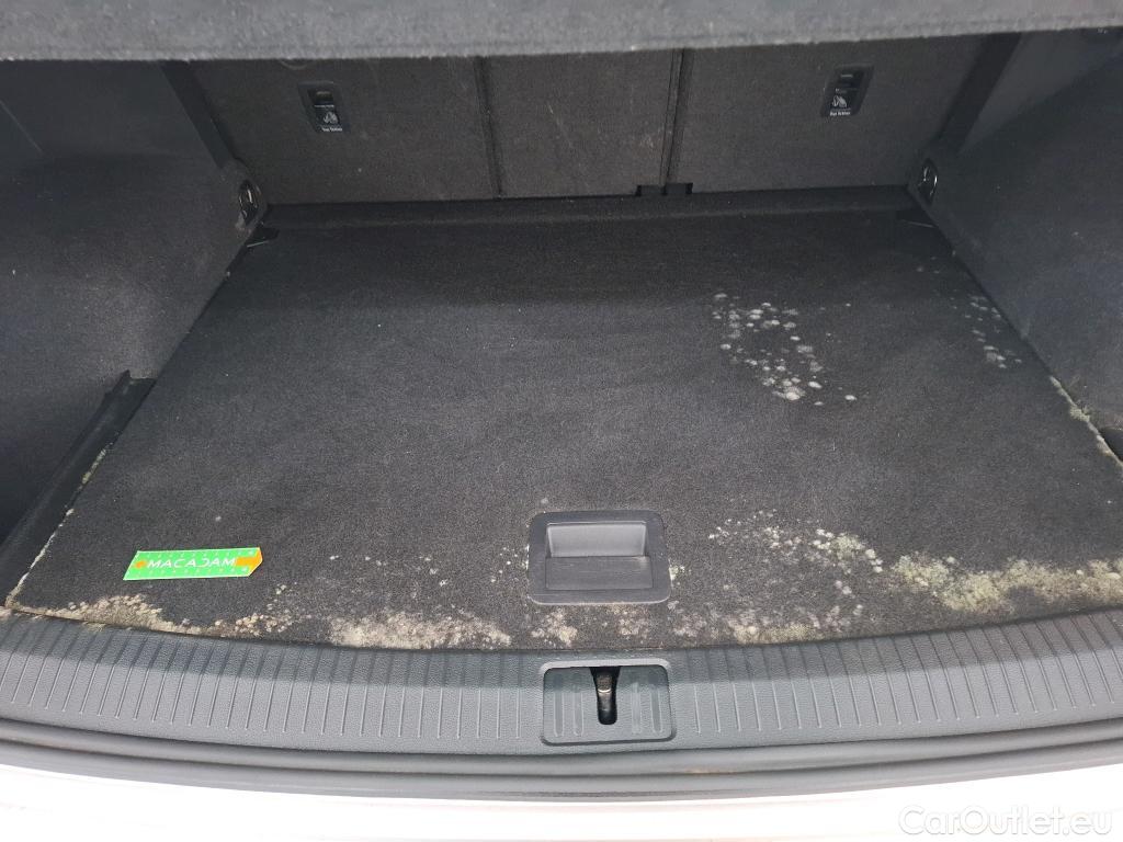  Volkswagen  Tiguan VOLKSWAGEN  / 2016 / 5P / SUV 2.0 TDI 150 DSG7 Carat #14