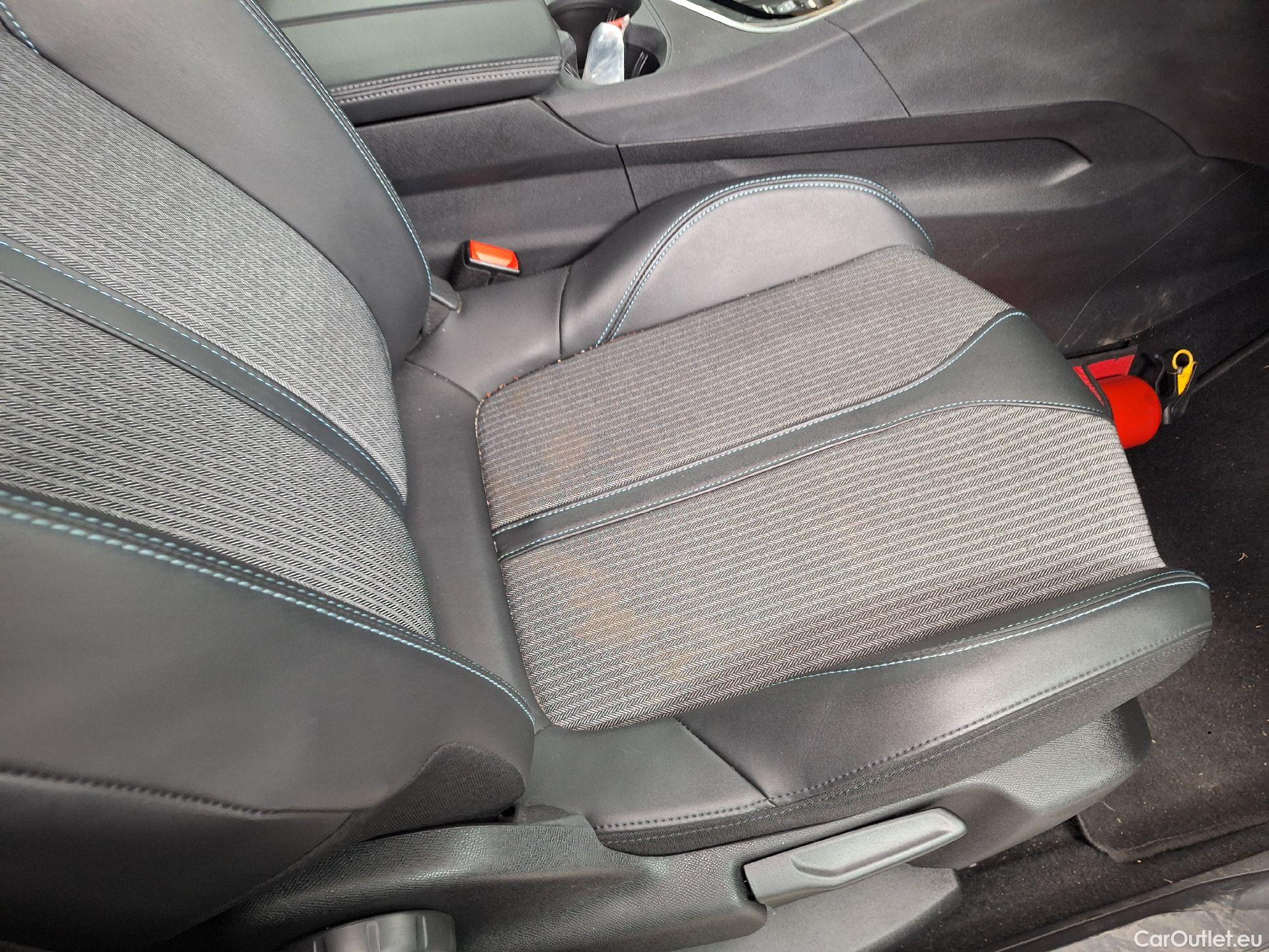  Peugeot  5008 Peugeot,  FL'20, Peugeot  1.2 PureTech 96kW S&S EAT8 Allure 5d #26