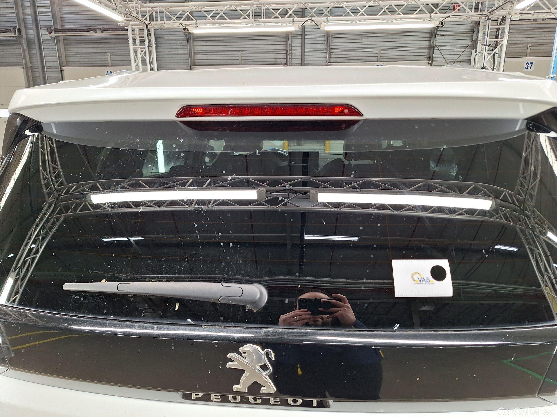  Peugeot  5008 Peugeot,  FL'20, Peugeot  1.2 PureTech 96kW S&S EAT8 Allure 5d #12