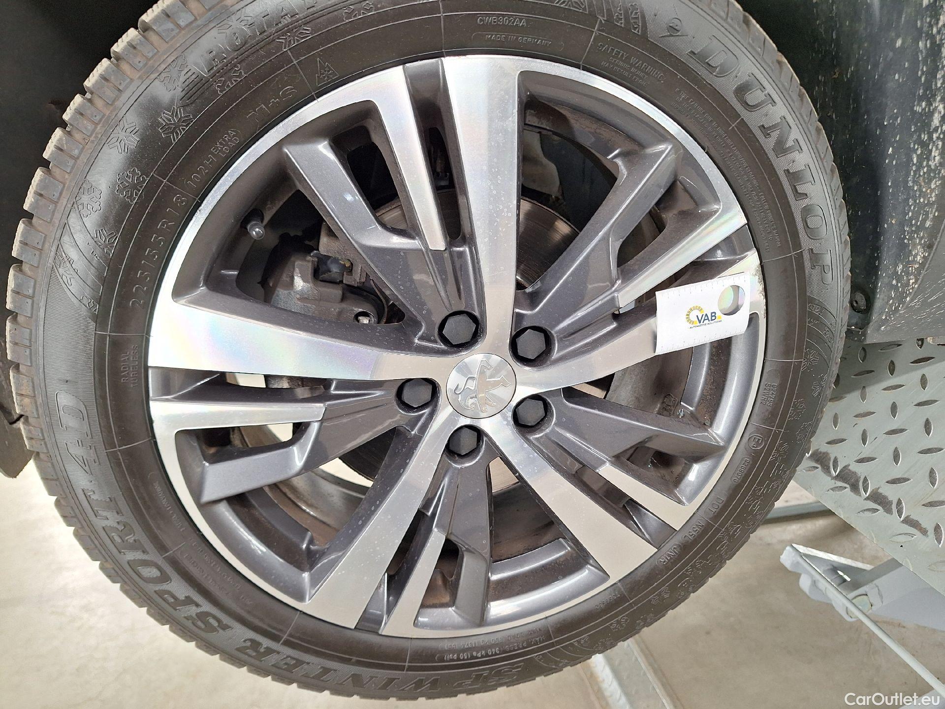  Peugeot  5008 Peugeot,  FL'20, Peugeot  1.2 PureTech 96kW S&S EAT8 Allure 5d #48