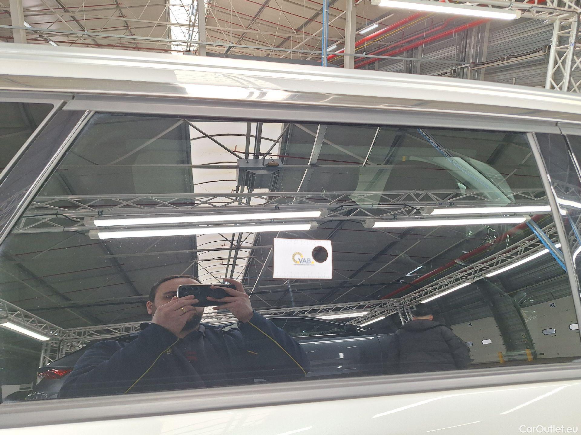  Peugeot  5008 Peugeot,  FL'20, Peugeot  1.2 PureTech 96kW S&S EAT8 Allure 5d #23