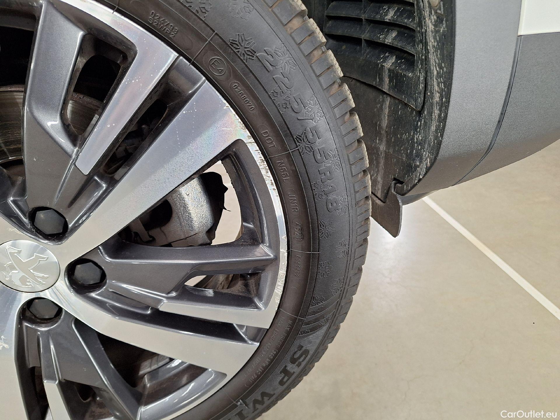  Peugeot  5008 Peugeot,  FL'20, Peugeot  1.2 PureTech 96kW S&S EAT8 Allure 5d #58