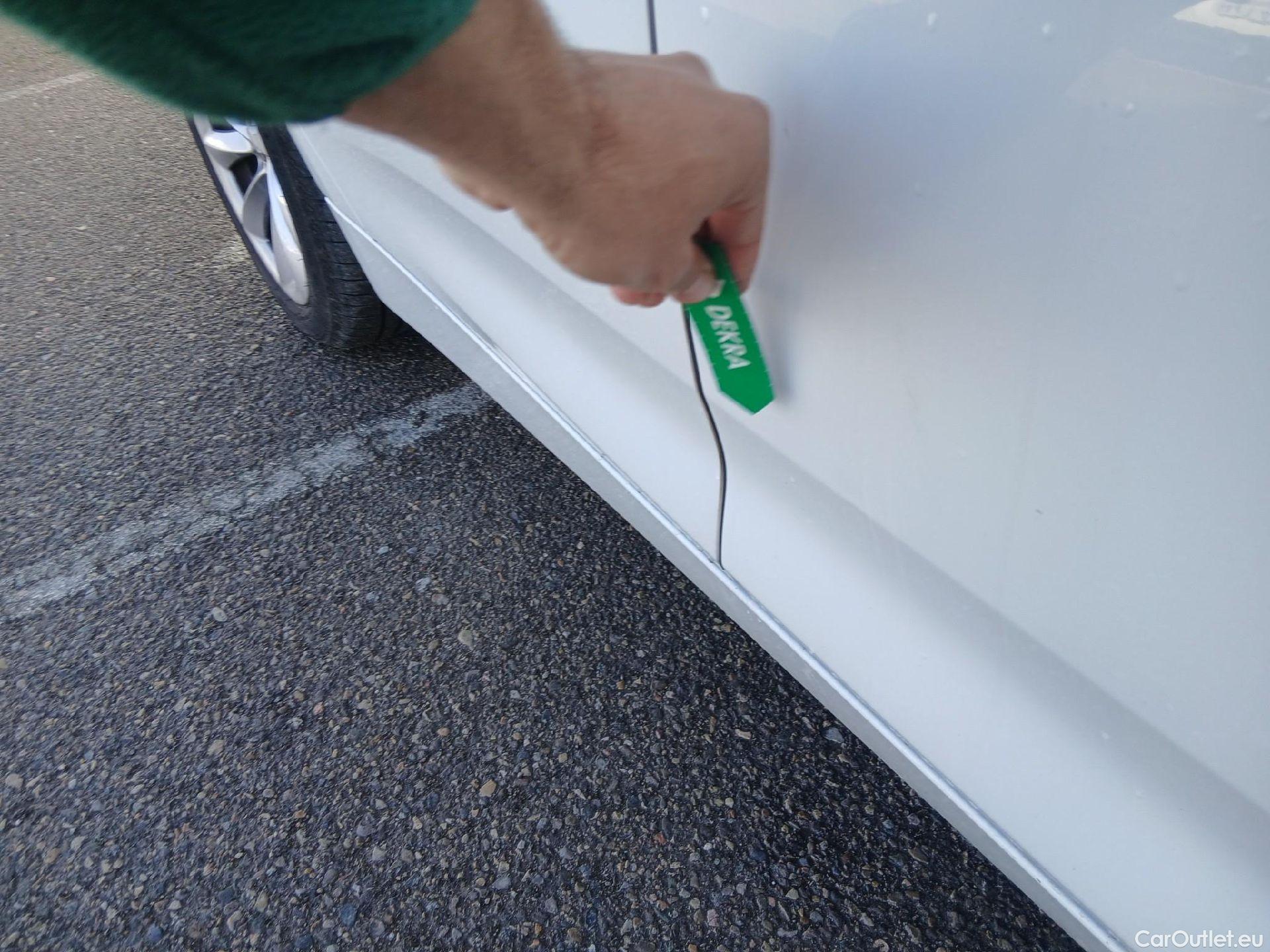  Bmw  Serie 3 BMW  5p 6G berlina con portón 320d Gran Turismo #24