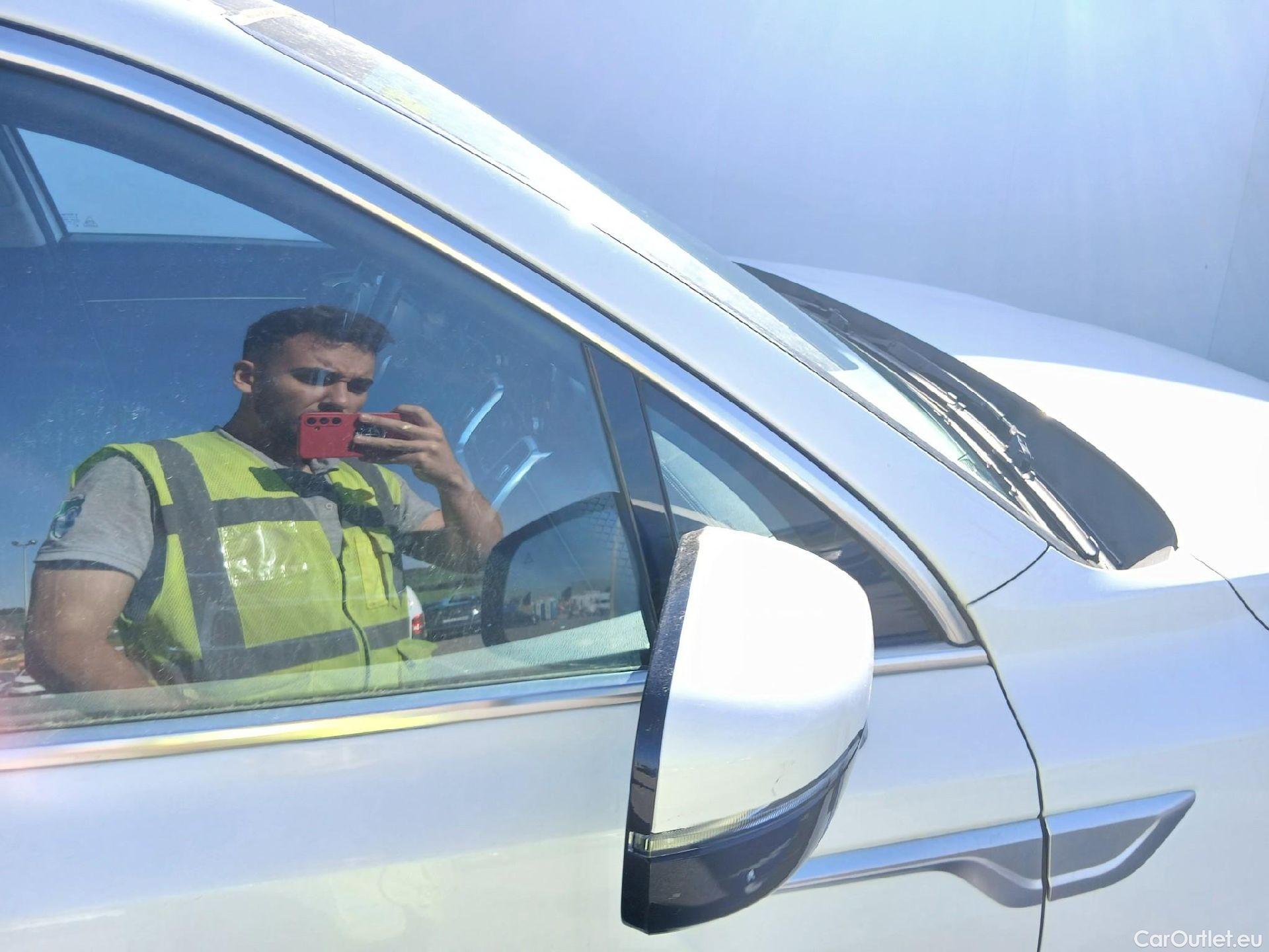  KIA  Sorento KIA  / 2020 / 5P / todoterreno 2.2 CRDi Emotion DCT 4x4 7pl #34