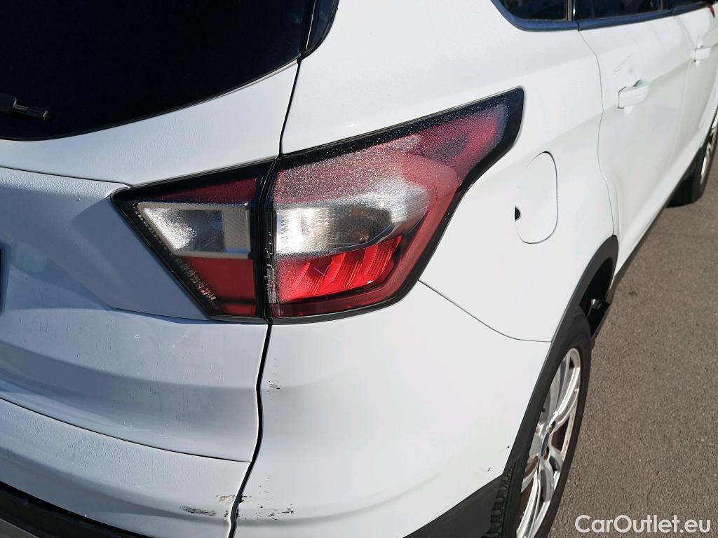  Ford  Kuga FORD  / 2016 / 5P / todoterreno 1.5 EcoBoost 88kW 4x2 Trend+ (CX) #3