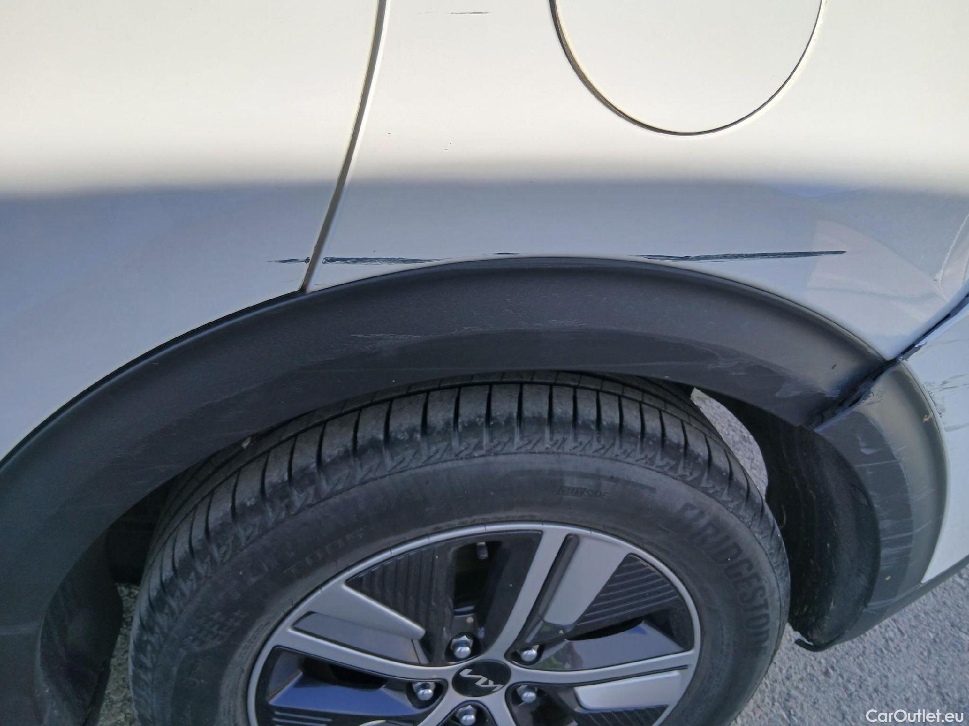  KIA  Niro KIA  / 2019 / 5P / crossover 1.6 GDi HEV 104kW (141CV) Concept #16