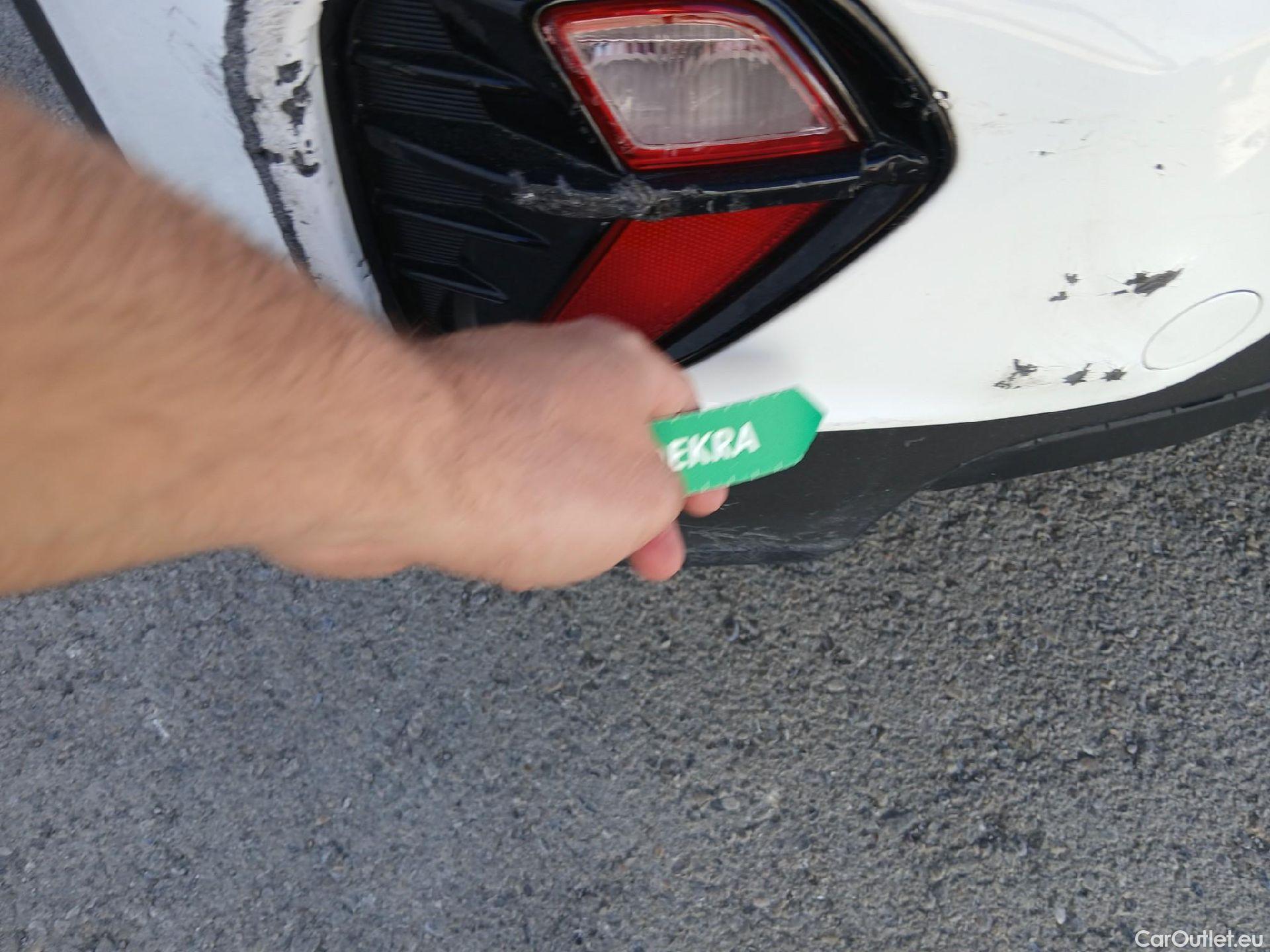  KIA  Niro KIA  / 2019 / 5P / crossover 1.6 GDi HEV 104kW (141CV) Concept #28