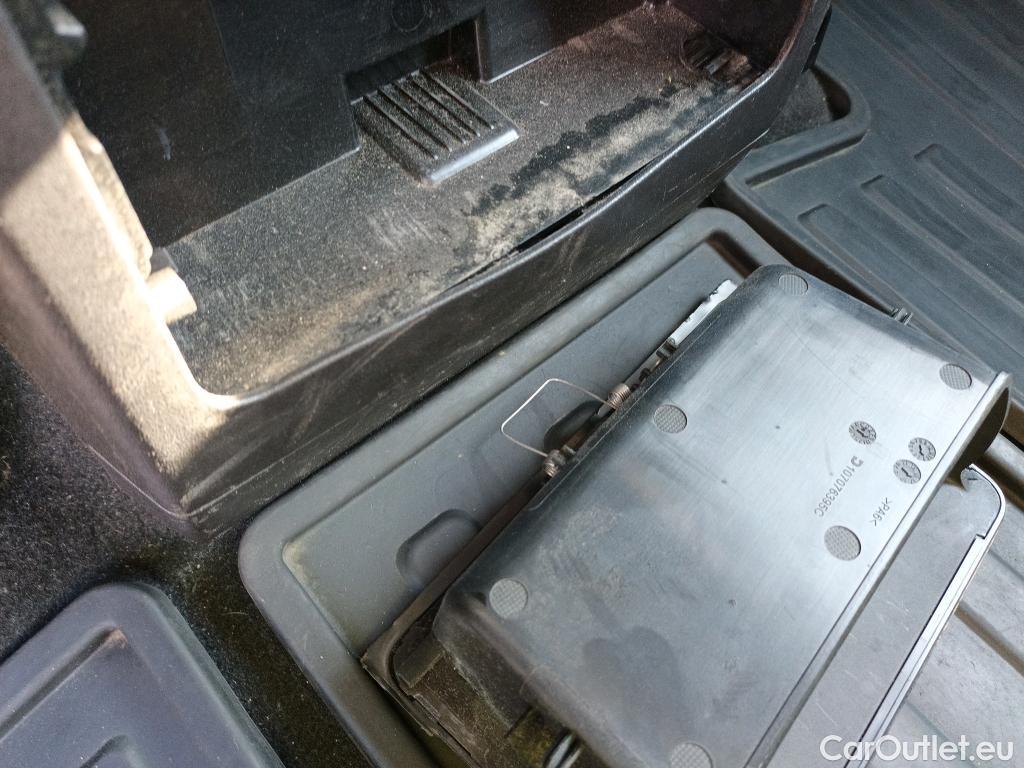  Land Rover  Discovery LAND ROVER  7 Plazas 2.0 I4 TD4 132kW (180CV) S Auto #4