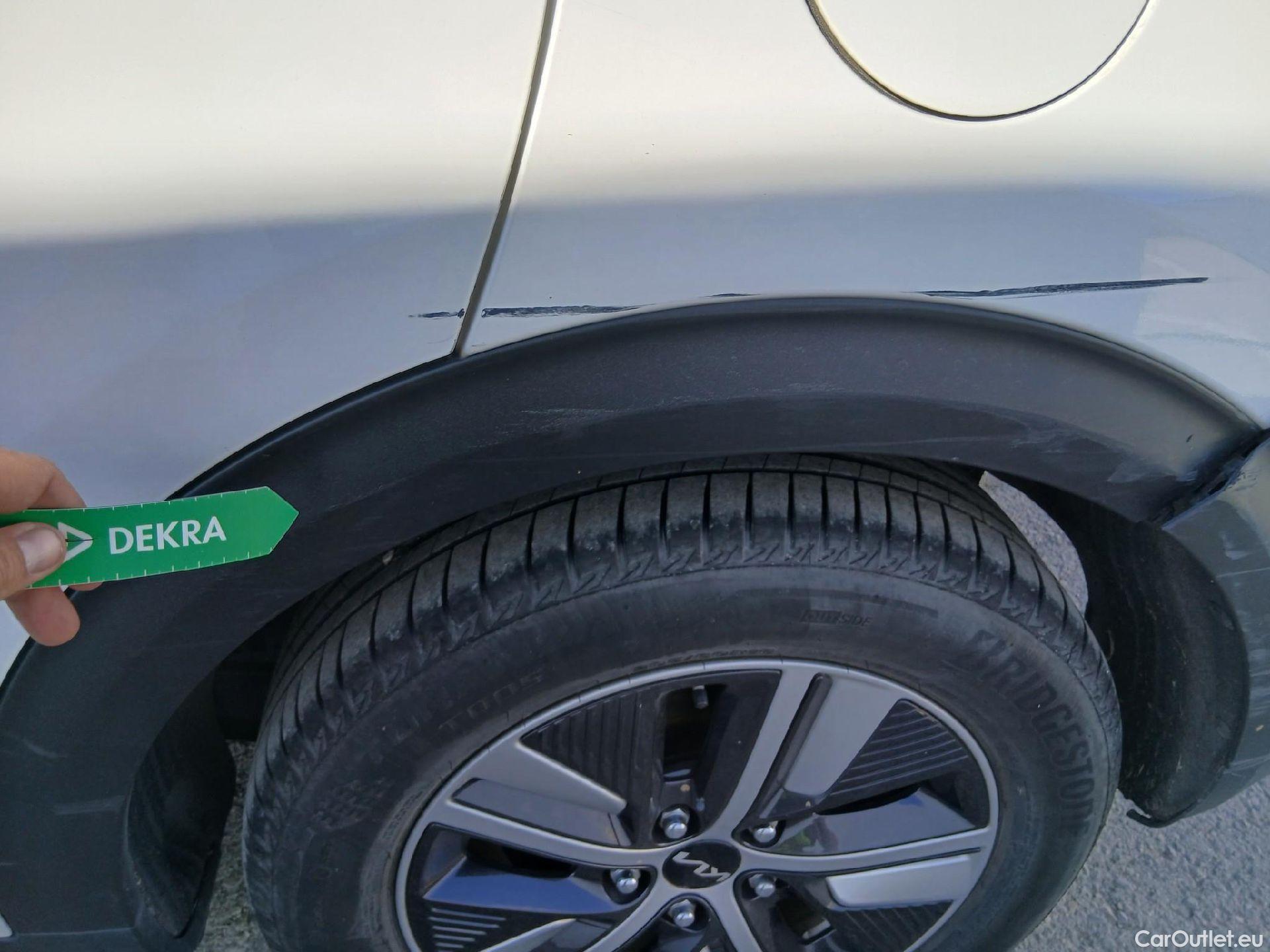  KIA  Niro KIA  / 2019 / 5P / crossover 1.6 GDi HEV 104kW (141CV) Concept #17