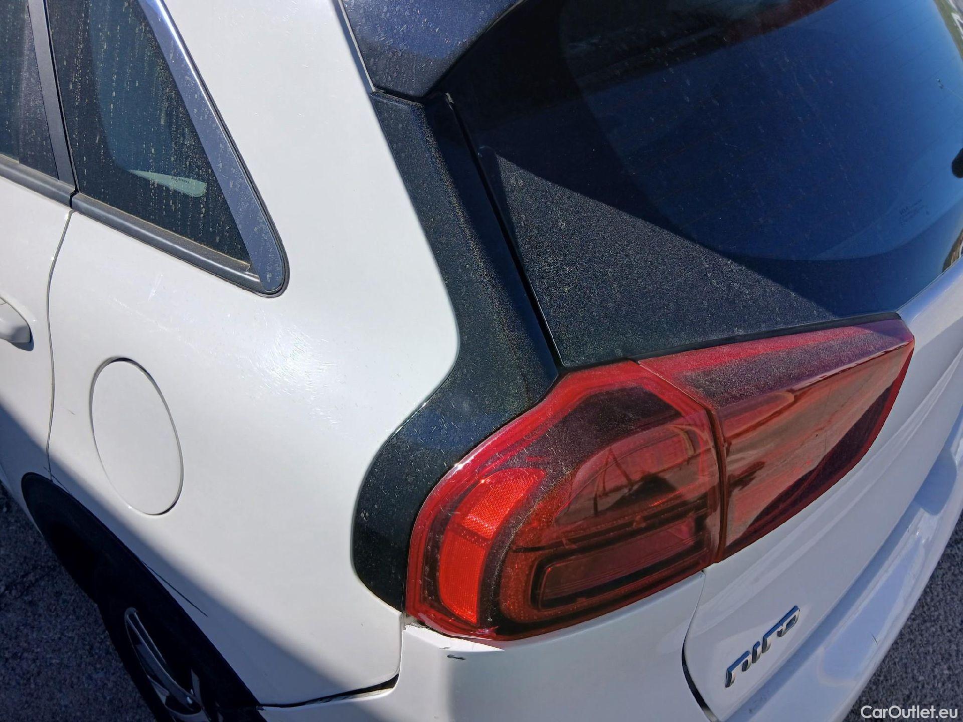  KIA  Niro KIA  / 2019 / 5P / crossover 1.6 GDi HEV 104kW (141CV) Concept #25