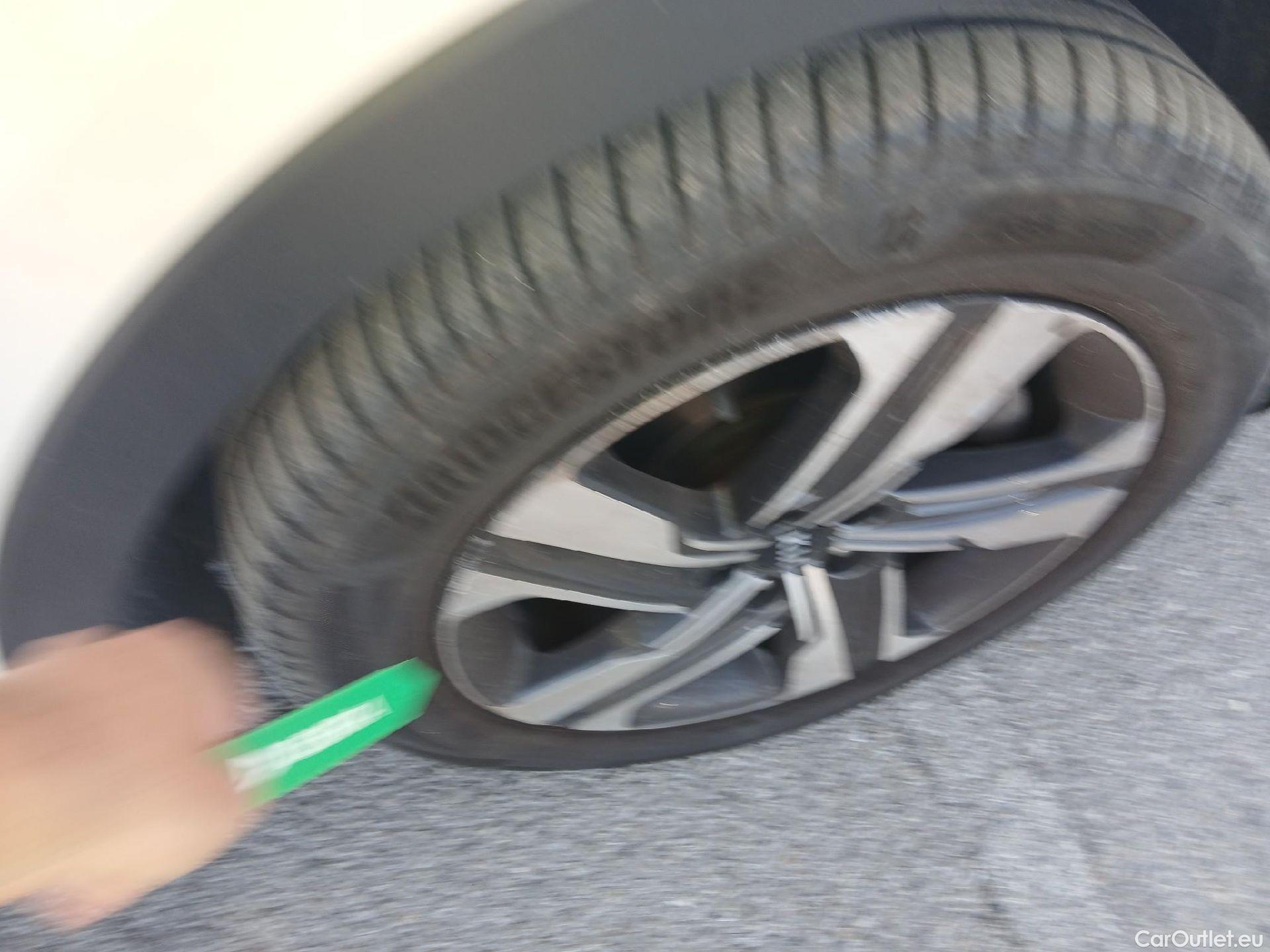  KIA  Sorento KIA  / 2020 / 5P / todoterreno 2.2 CRDi Emotion DCT 4x4 7pl #37