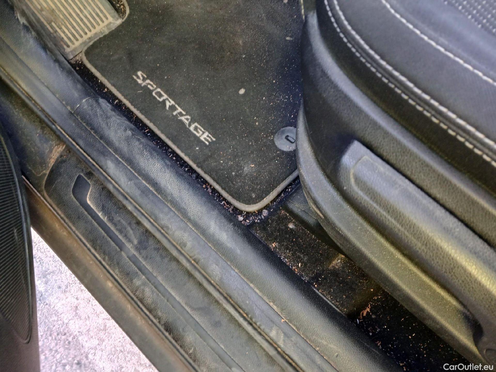  KIA  Sportage KIA  / 2018 / 5P / todoterreno 1.6 MHEV Drive Plus 100kW (136CV) 4x2 #28