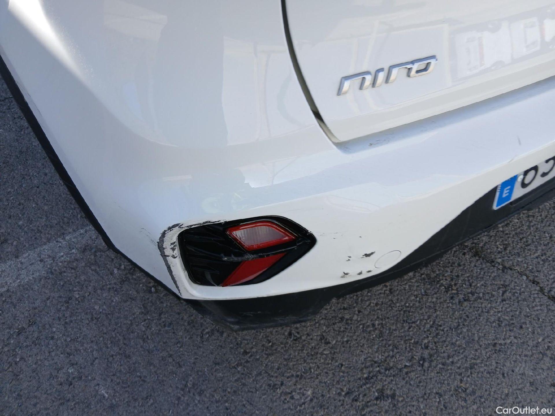  KIA  Niro KIA  / 2019 / 5P / crossover 1.6 GDi HEV 104kW (141CV) Concept #26