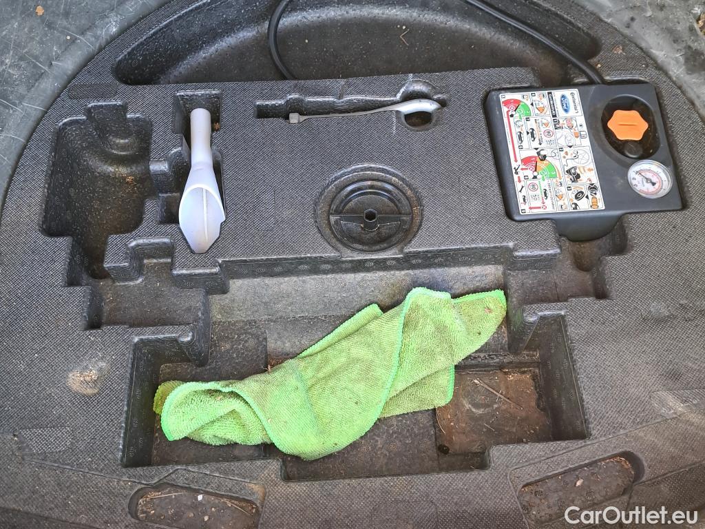  Ford  Kuga FORD  / 2016 / 5P / todoterreno 1.5 EcoBoost 88kW 4x2 Trend+ (CX) #24