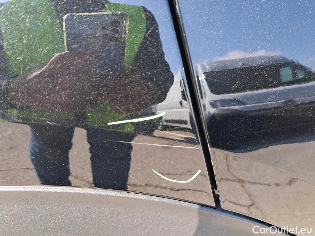  Peugeot  2008 PEUGEOT  / 2019 / 5P / todoterreno Active BlueHDI 81kW (110CV) #24