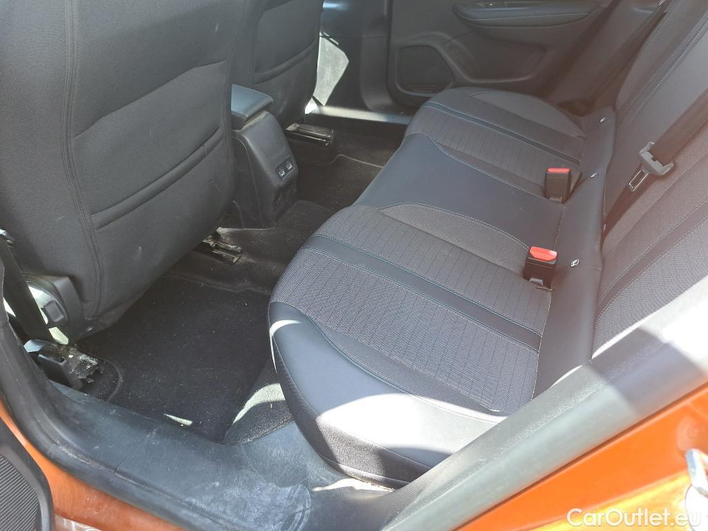  Peugeot  2008 PEUGEOT  / 2019 / 5P / todoterreno Allure BlueHDI 130 S&S EAT8 #6