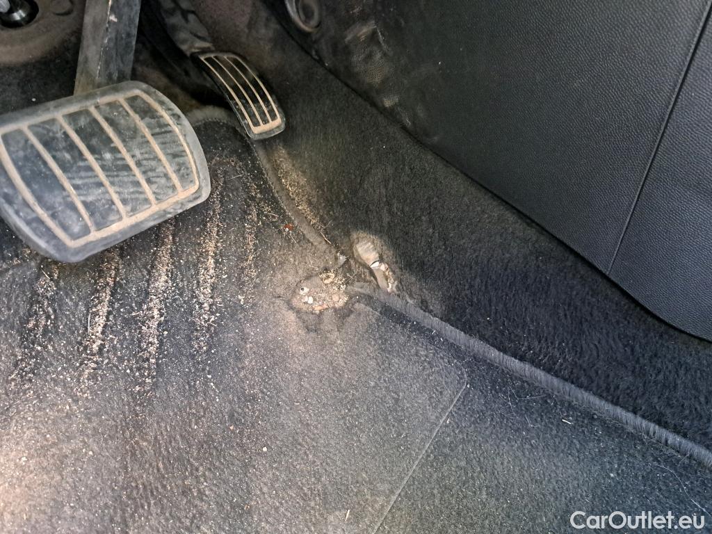  Peugeot  2008 PEUGEOT  / 2019 / 5P / todoterreno Allure BlueHDI 130 S&S EAT8 #1