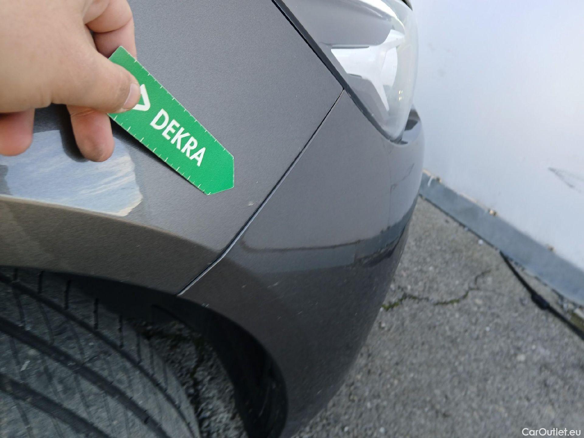  Peugeot  308 PEUGEOT  / 2017 / 5P / berlina con portón 5p Active Pack PureTech 110 S&S #37