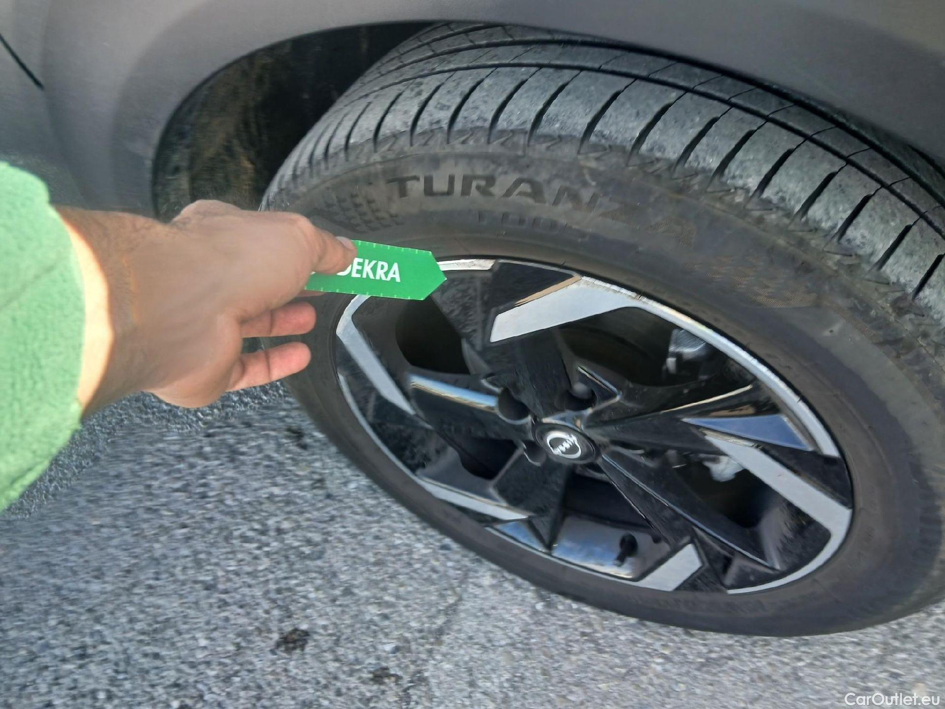  Nissan  Juke NISSAN  / 2019 / 5P / crossover DIG-T 84 kW (114 CV) 6M/T Acenta  #27