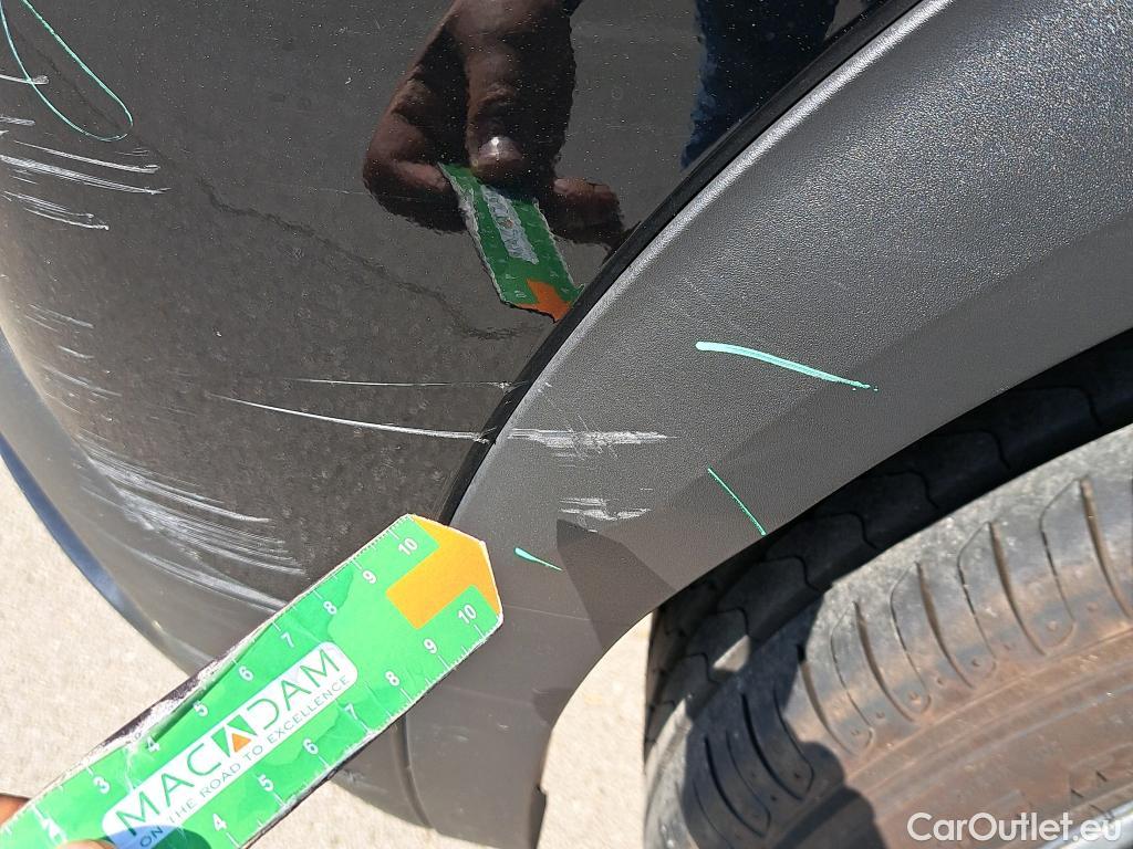  Peugeot  2008 PEUGEOT  / 2019 / 5P / todoterreno Active BlueHDI 81kW (110CV) #30