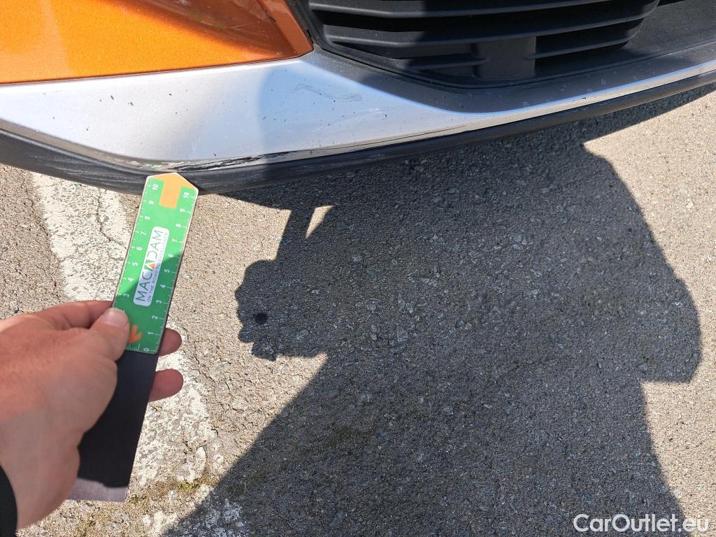  Peugeot  2008 PEUGEOT  / 2019 / 5P / todoterreno Allure BlueHDI 130 S&S EAT8 #27