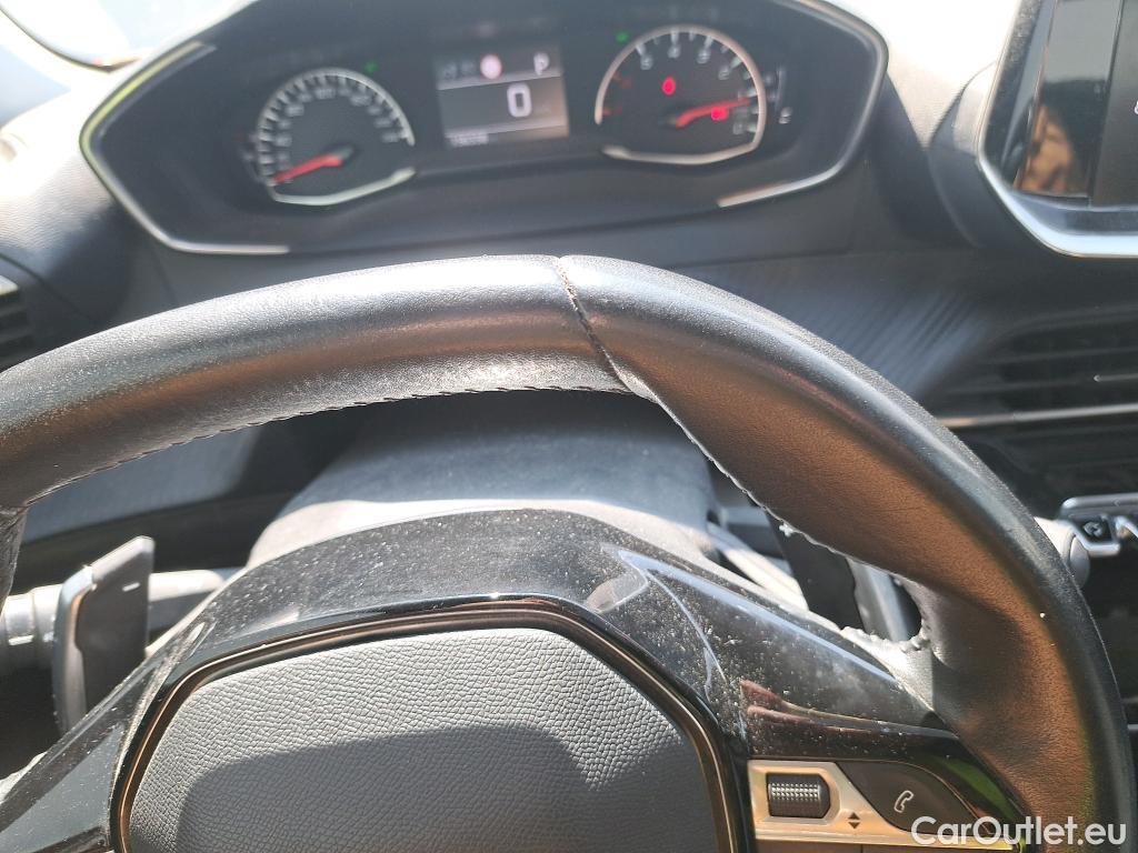  Peugeot  2008 PEUGEOT  / 2019 / 5P / todoterreno Allure BlueHDI 130 S&S EAT8 #35