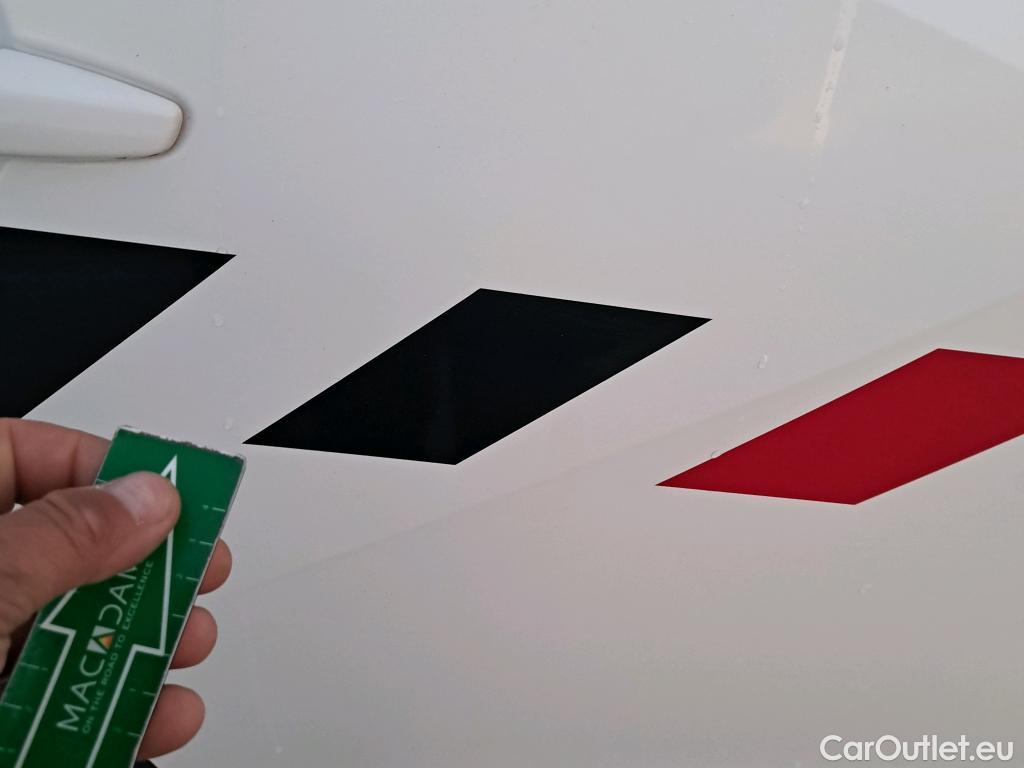  Peugeot  2008 PEUGEOT  / 2019 / 5P / todoterreno Active BlueHDI 81kW (110CV) #4