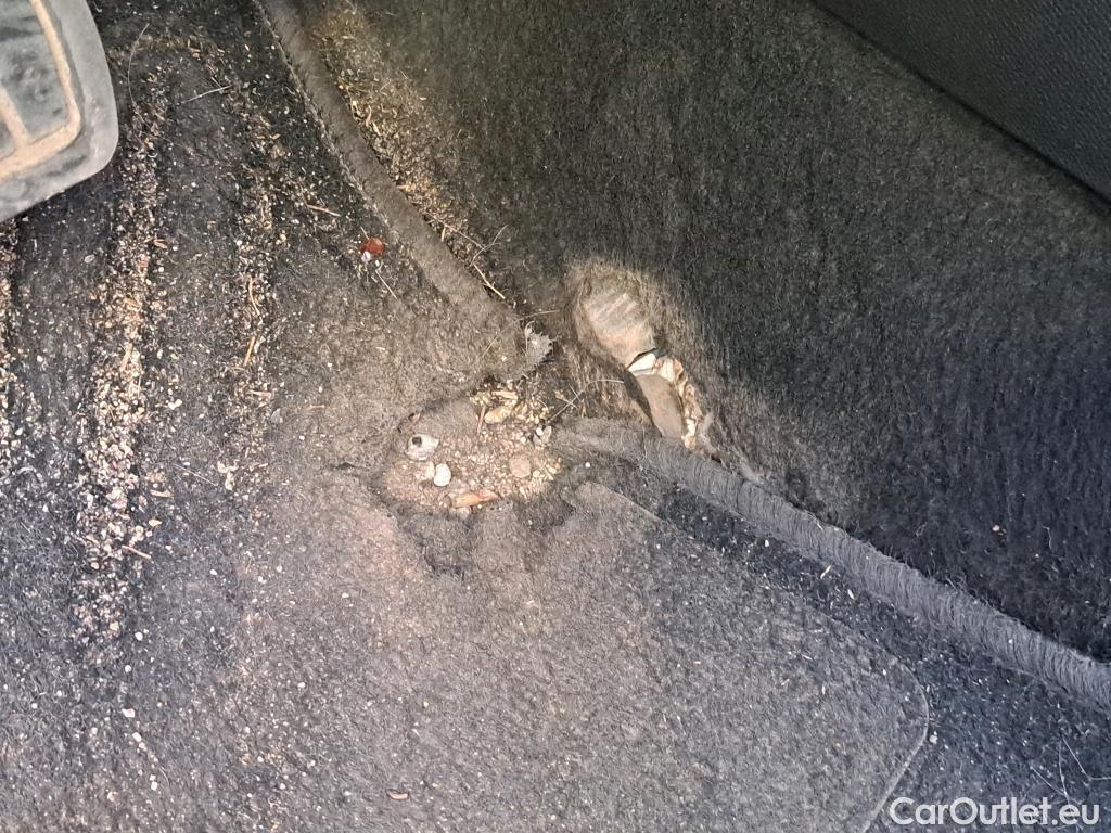  Peugeot  2008 PEUGEOT  / 2019 / 5P / todoterreno Allure BlueHDI 130 S&S EAT8 #2