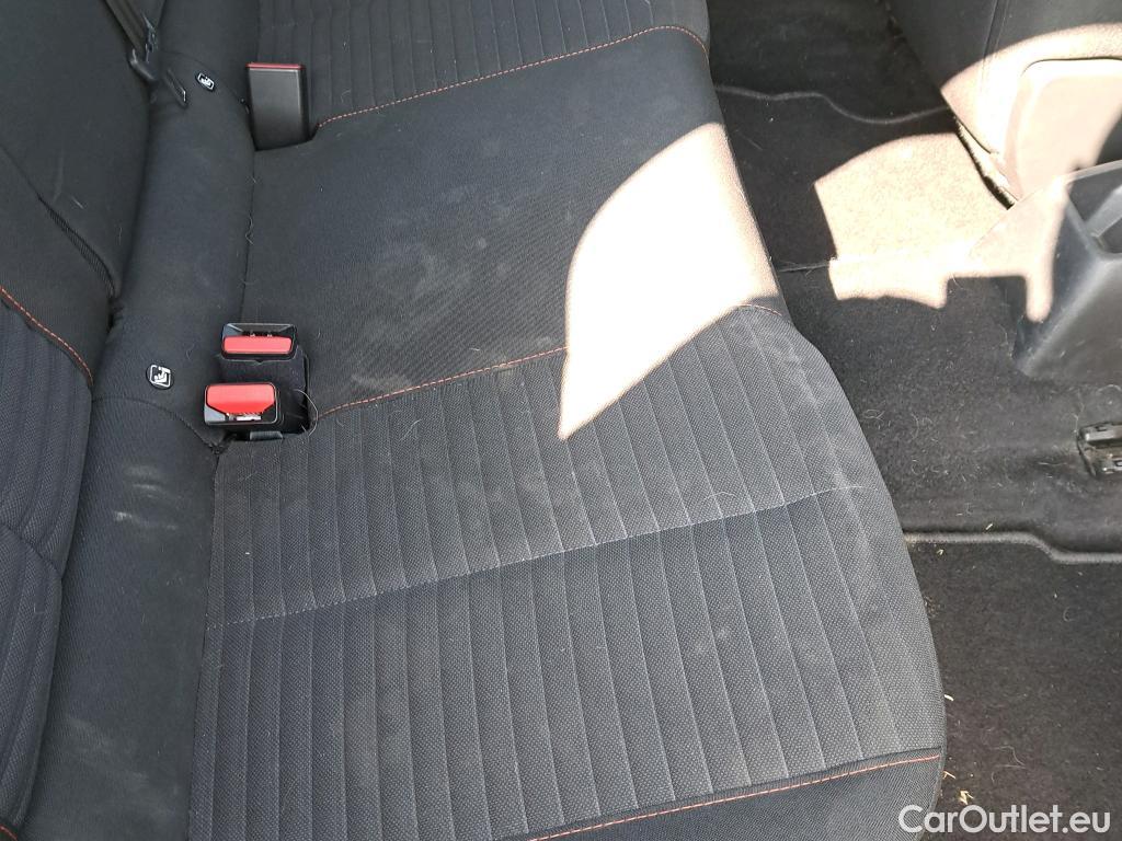  Peugeot  2008 PEUGEOT  / 2019 / 5P / todoterreno Active BlueHDI 81kW (110CV) #11