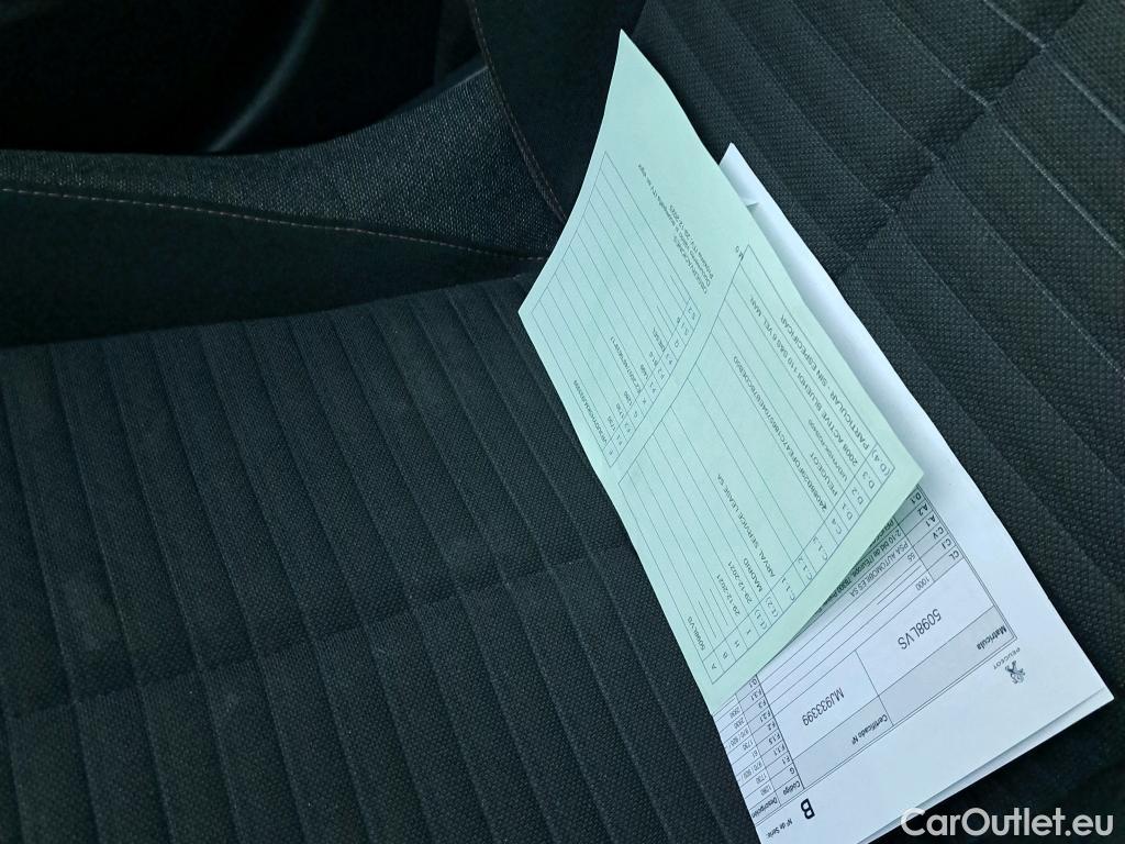  Peugeot  2008 PEUGEOT  / 2019 / 5P / todoterreno Active BlueHDI 81kW (110CV) #1