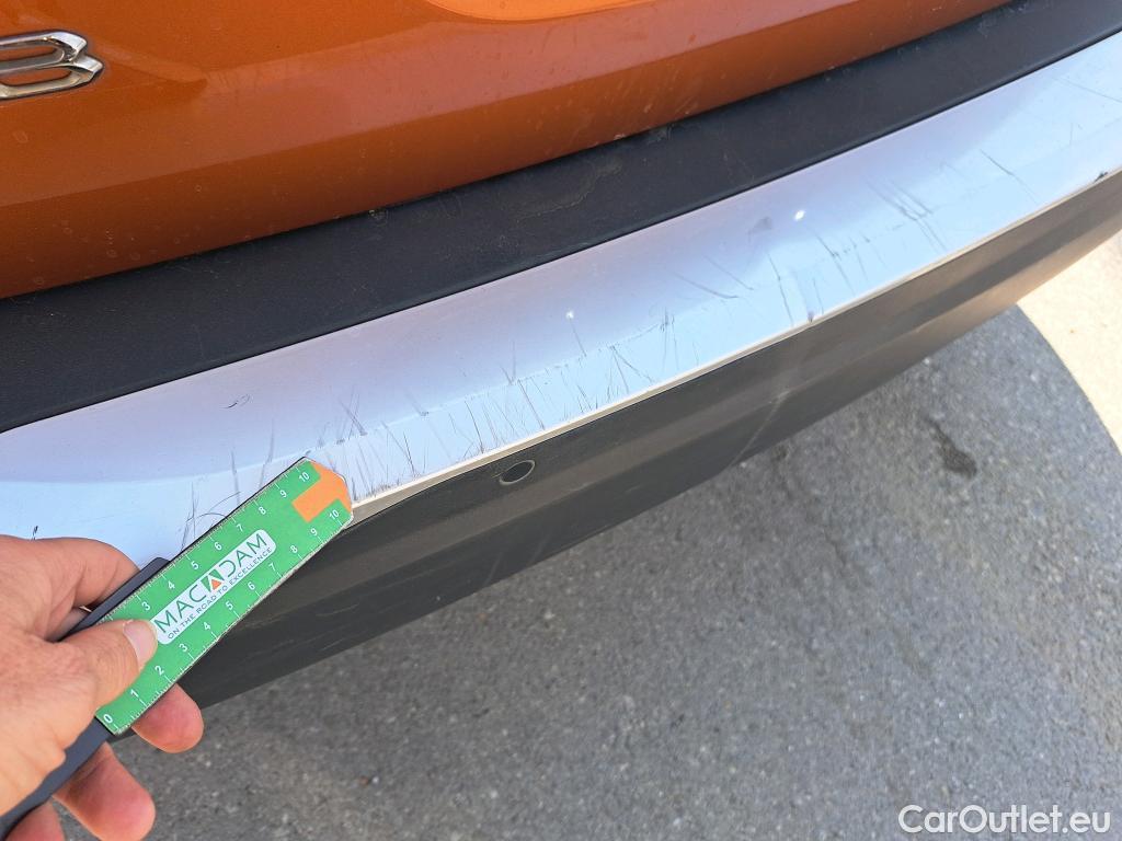  Peugeot  2008 PEUGEOT  / 2019 / 5P / todoterreno Allure BlueHDI 130 S&S EAT8 #31