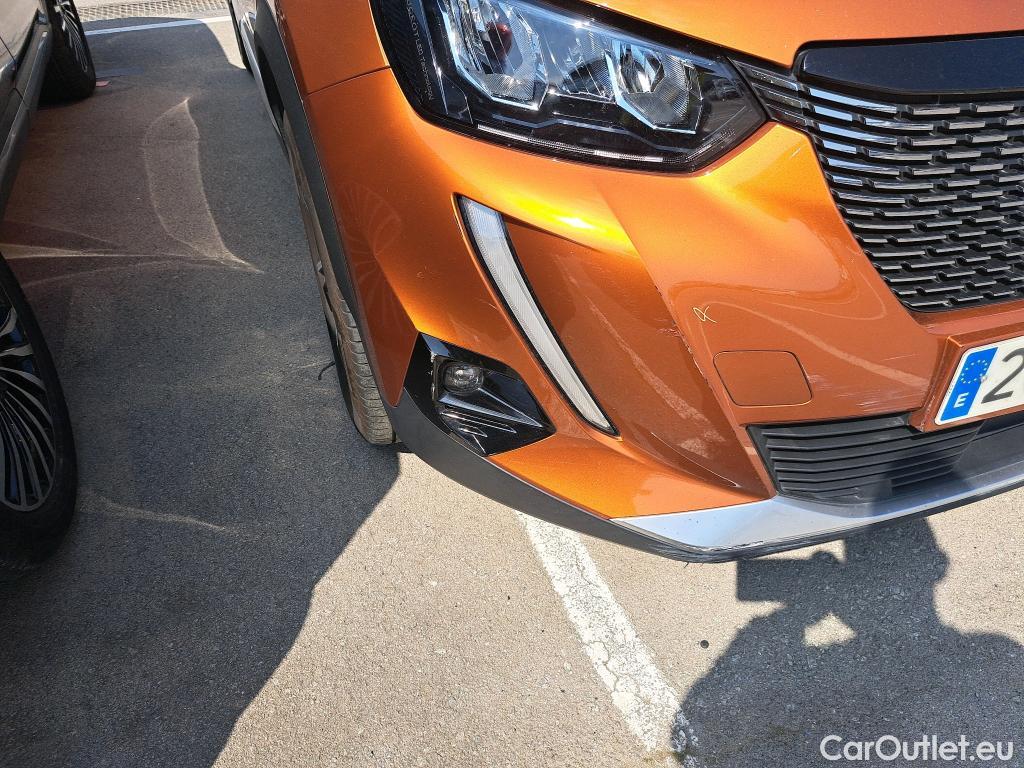  Peugeot  2008 PEUGEOT  / 2019 / 5P / todoterreno Allure BlueHDI 130 S&S EAT8 #32