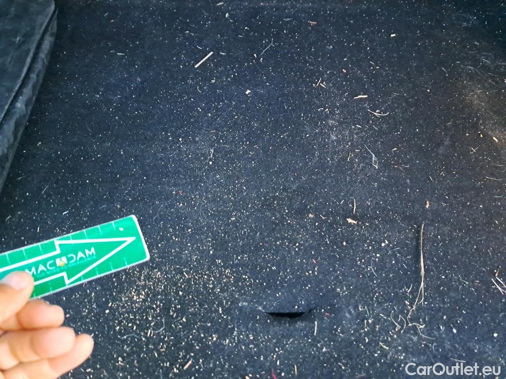  Peugeot  2008 PEUGEOT  / 2019 / 5P / todoterreno Active BlueHDI 81kW (110CV) #17