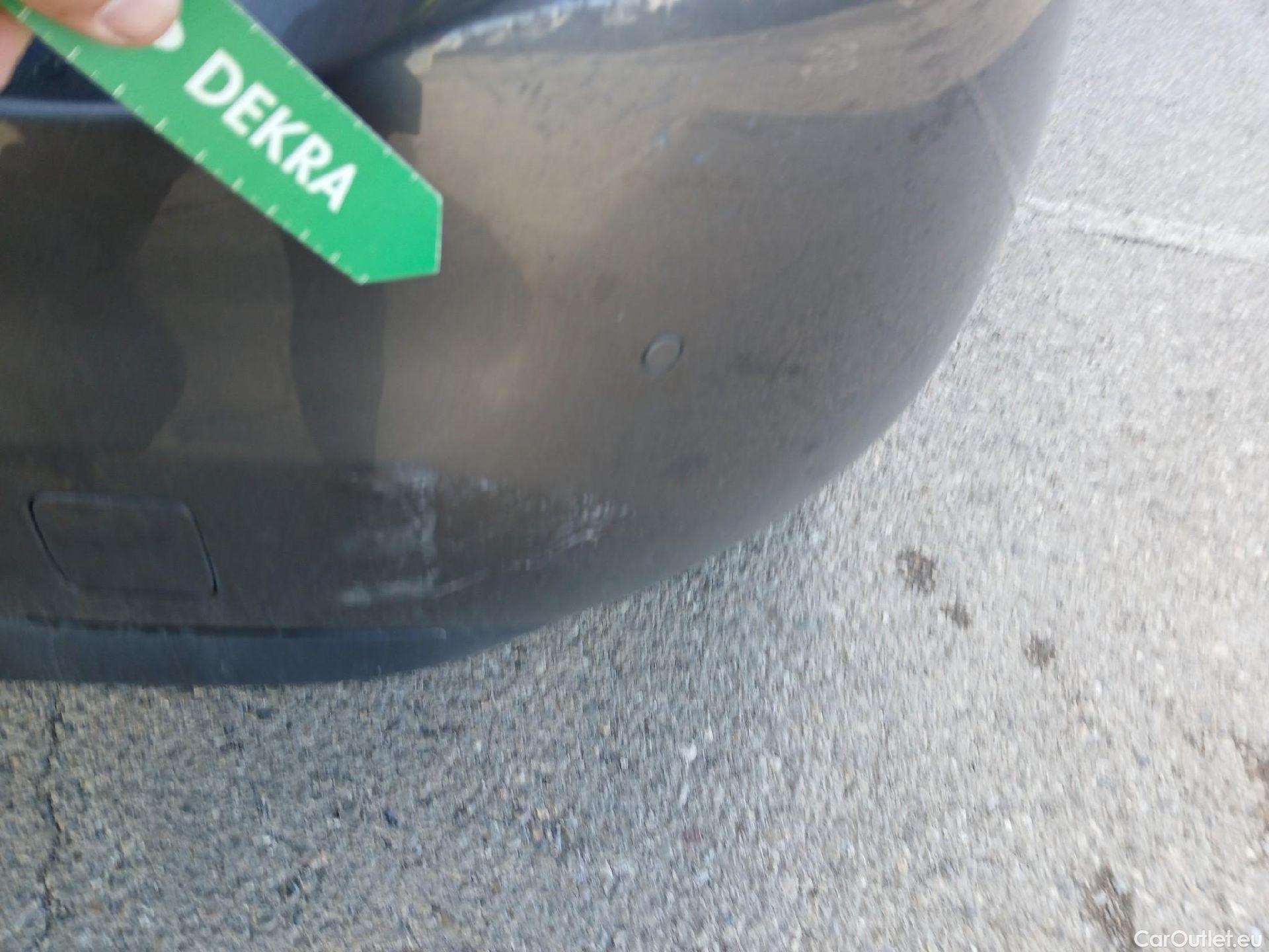  Peugeot  308 PEUGEOT  / 2017 / 5P / berlina con portón 5p Active Pack PureTech 110 S&S #24