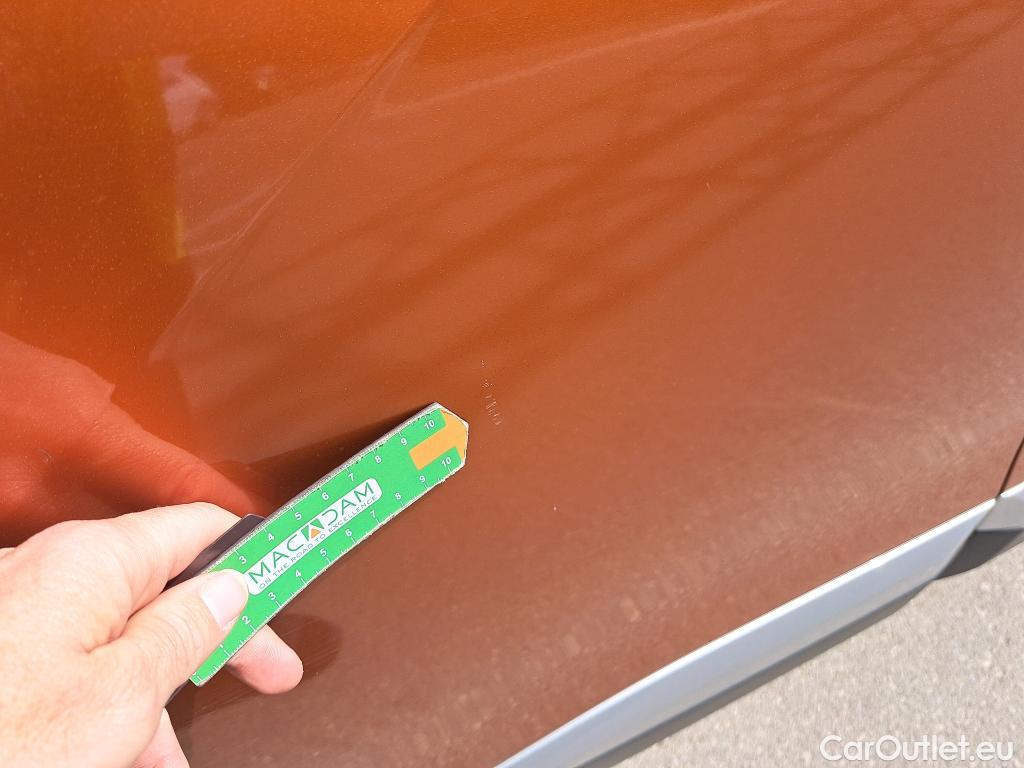  Peugeot  2008 PEUGEOT  / 2019 / 5P / todoterreno Allure BlueHDI 130 S&S EAT8 #23