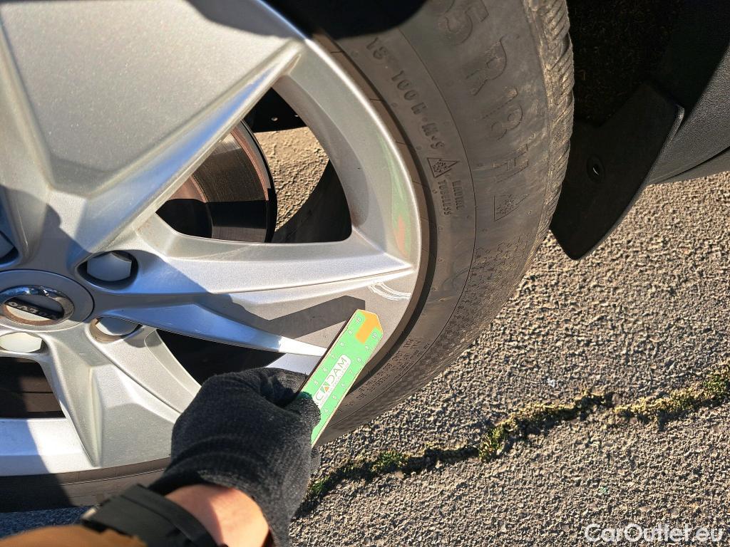  Volvo  XC 40 VOLVO XC40 / 2021 / 5P / todoterreno 2.0 B3 G Core Auto #23